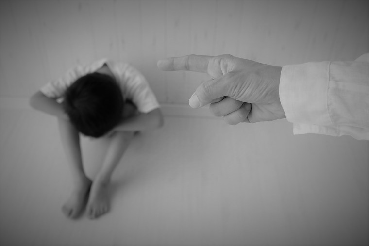 子どもを叱る